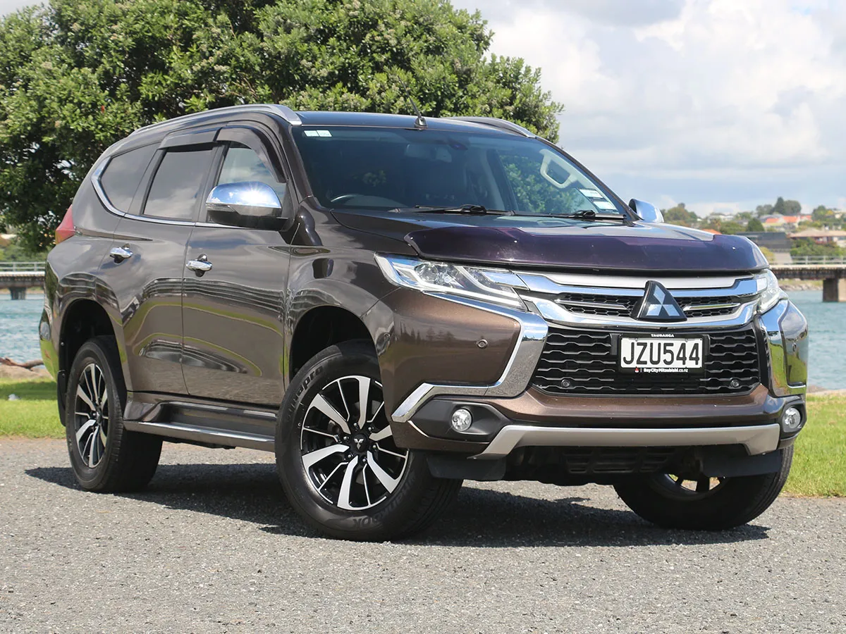 2016 Mitsubishi Pajero Sport VRX 4WD