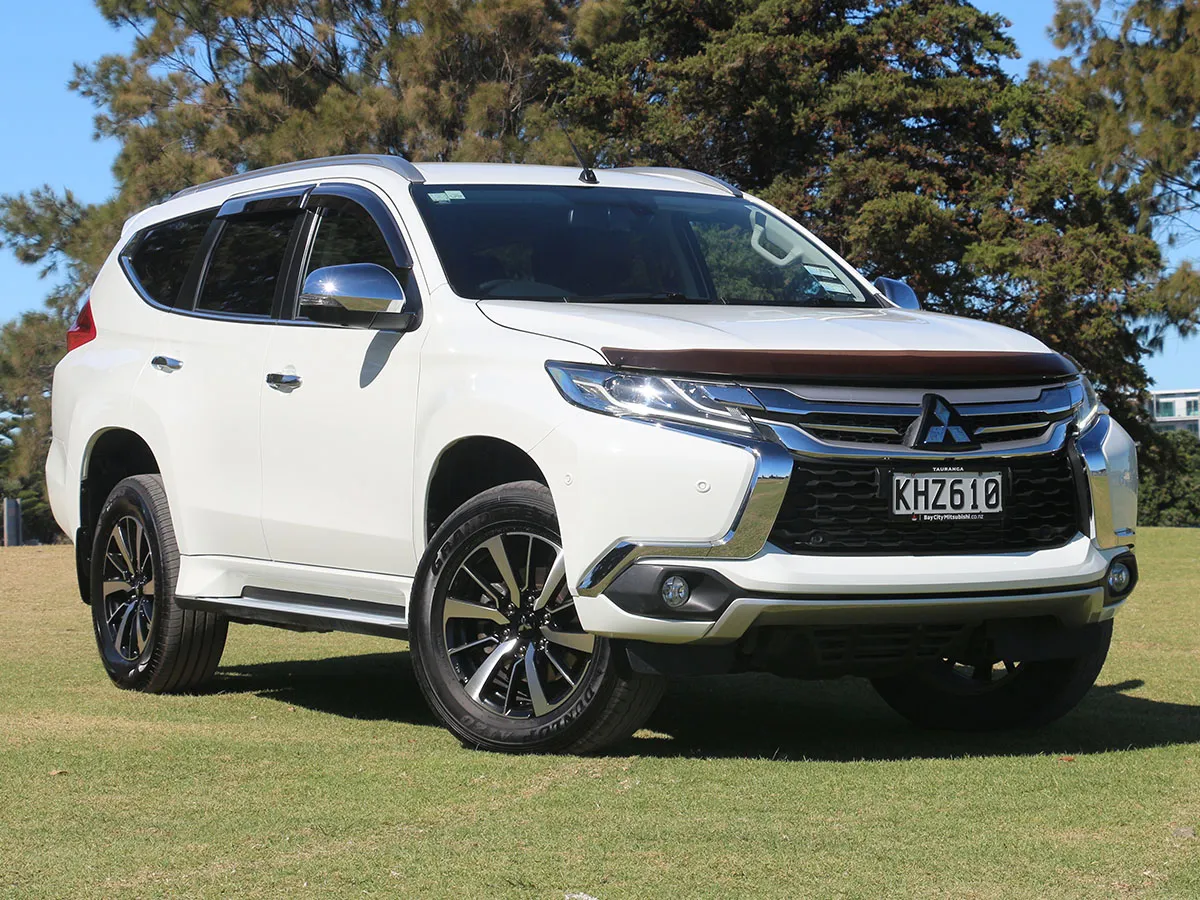 2017 Mitsubishi Pajero Sport VRX 4WD