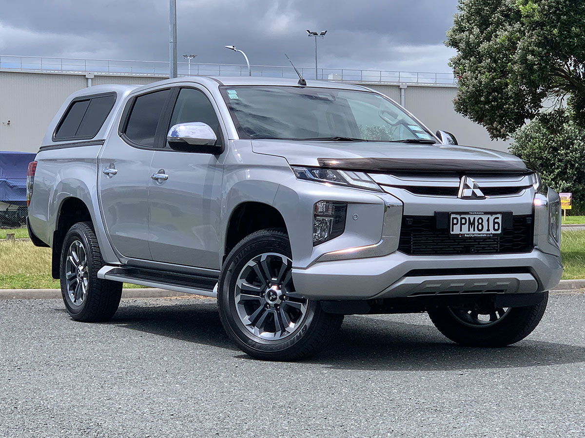 2020 Mitsubishi Triton VRX 4WD