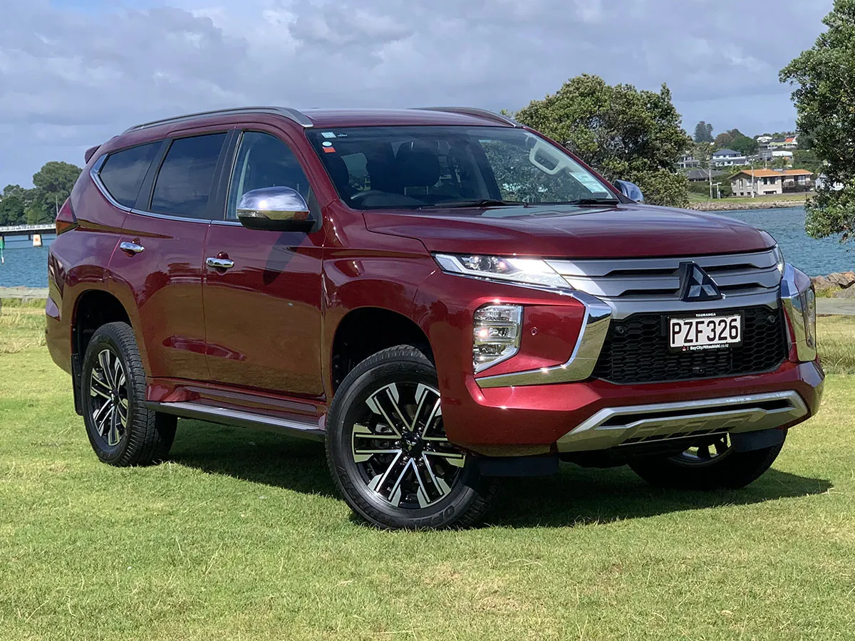 2023 Mitsubishi Pajero Sport VRX 4WD