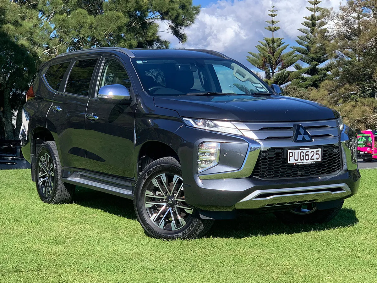 2023 Mitsubishi Pajero Sport VRX 4WD