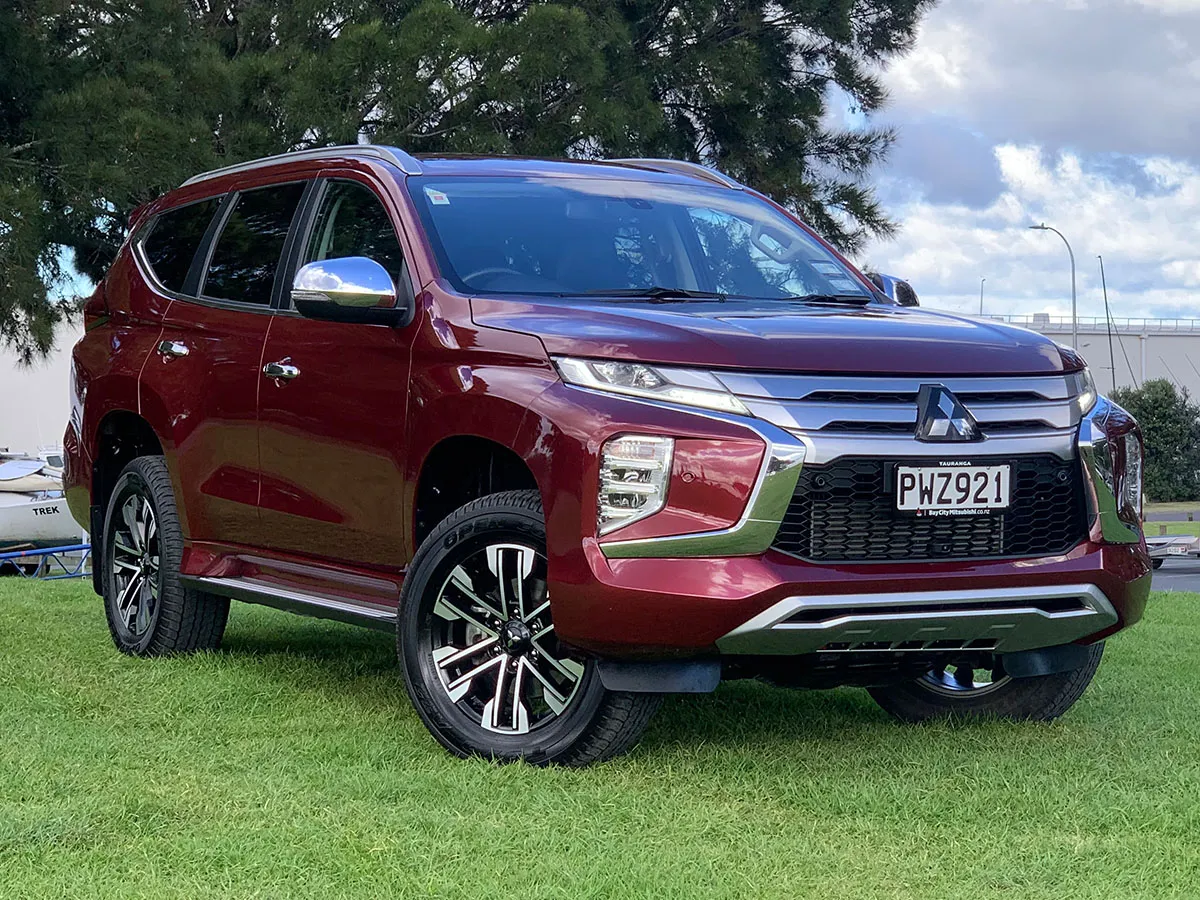 2023 Mitsubishi Pajero Sport VRX 4WD