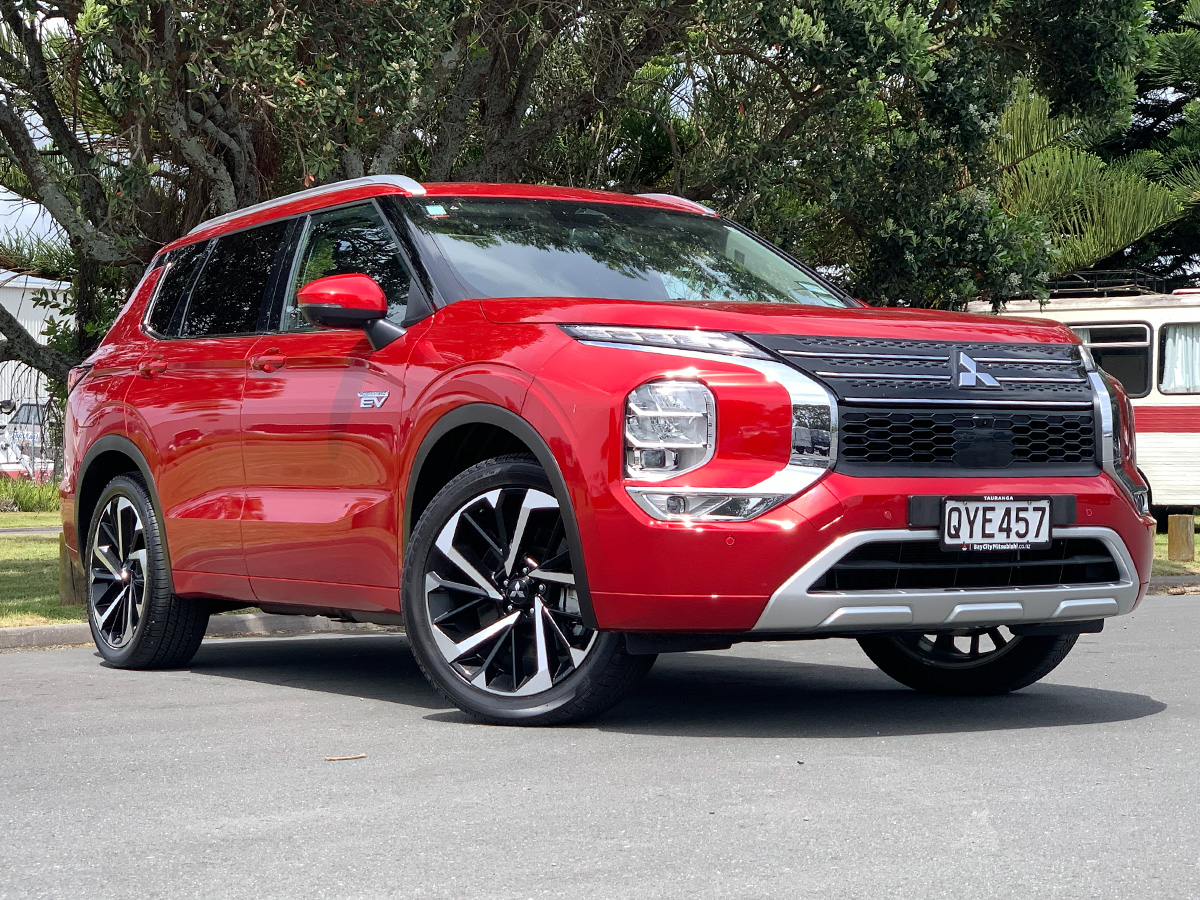 2024 Mitsubishi Outlander PHEV VRX 4WD