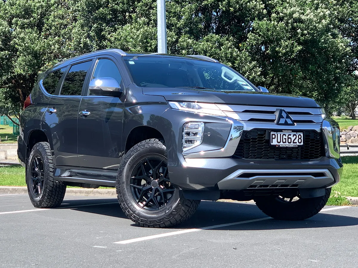 2023 Mitsubishi Pajero Sport VRX 4WD