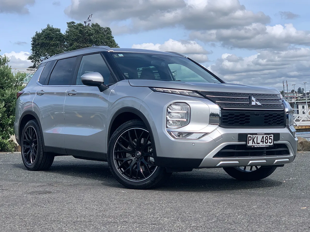 2022 Mitsubishi Outlander XLS Petrol  4WD  7 Seater