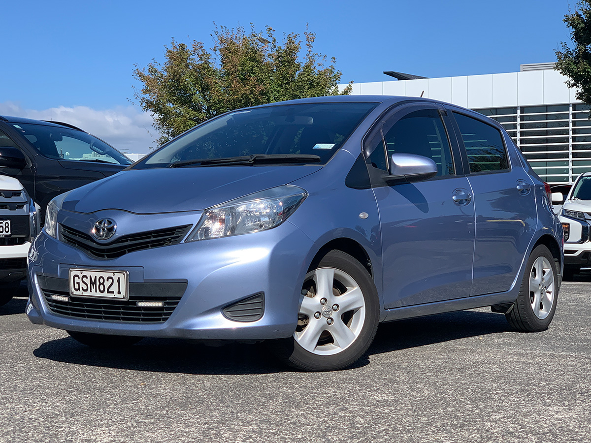 2013 Toyota Yaris YR 2WD