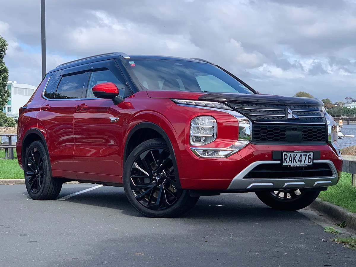 2024 Mitsubishi Outlander PHEV Exceed Plugin Hybrid  4WD  7 Seater