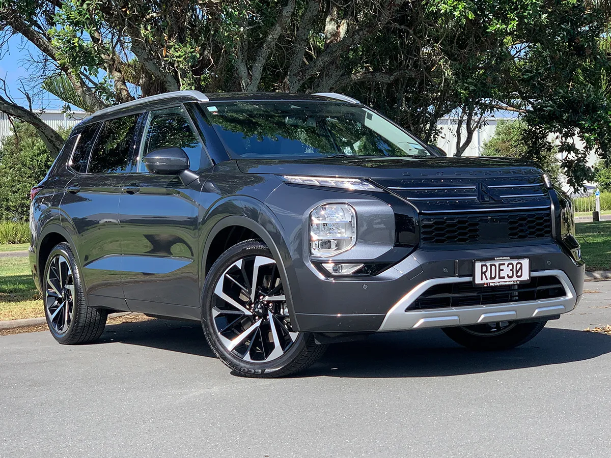 2025 Mitsubishi Outlander VRX Petrol  4WD  7 Seater