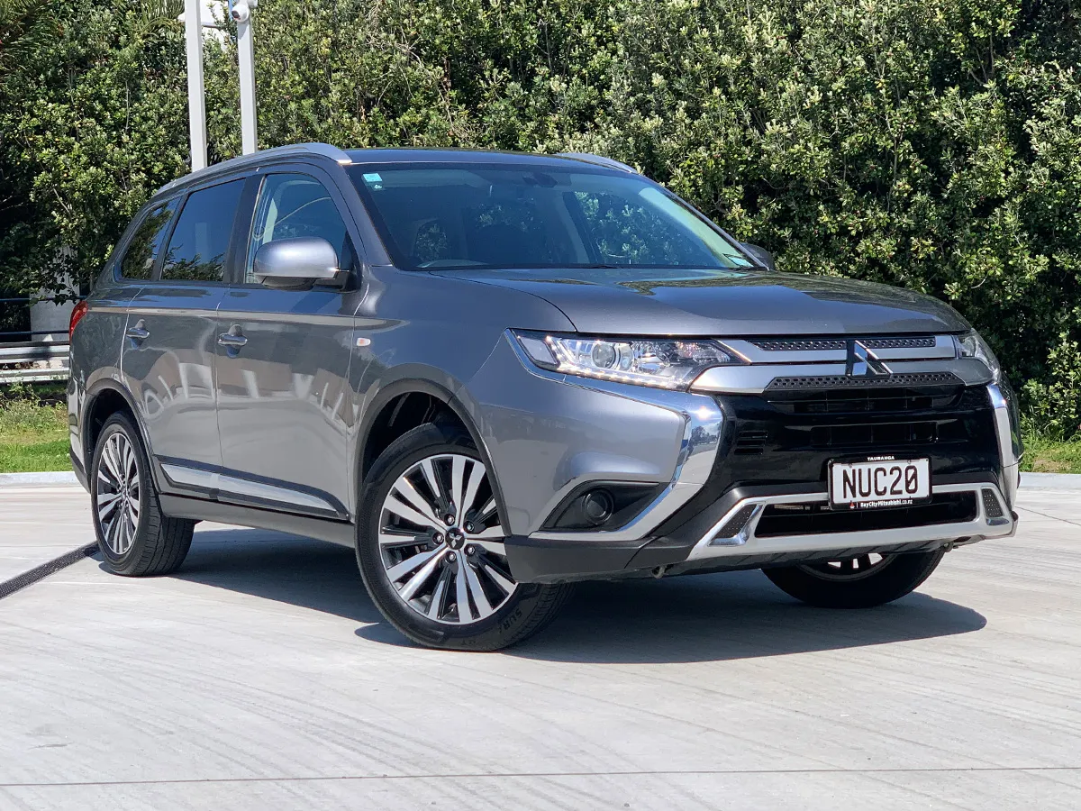 2021 Mitsubishi Outlander LS Petrol  2WD  7 Seater
