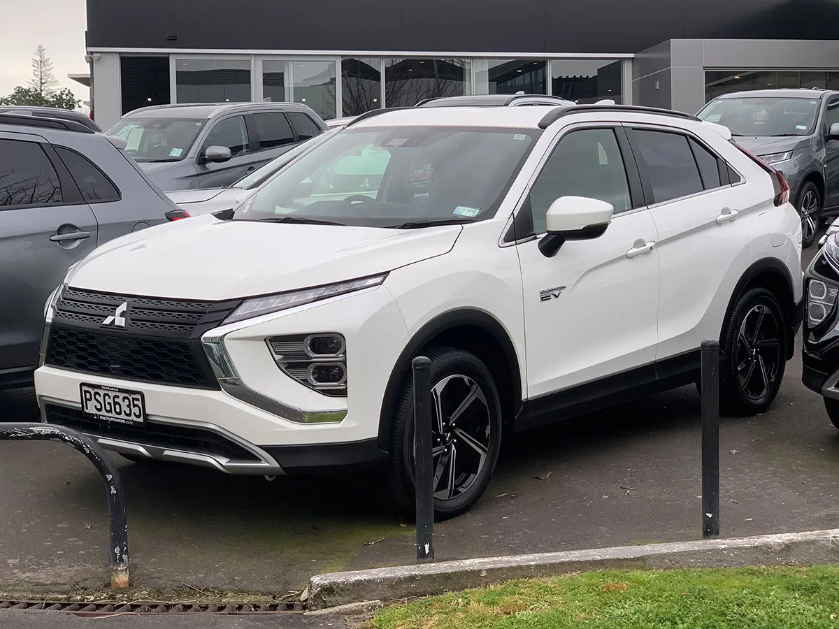 2023 Mitsubishi Eclipse Cross PHEV XLS 4WD