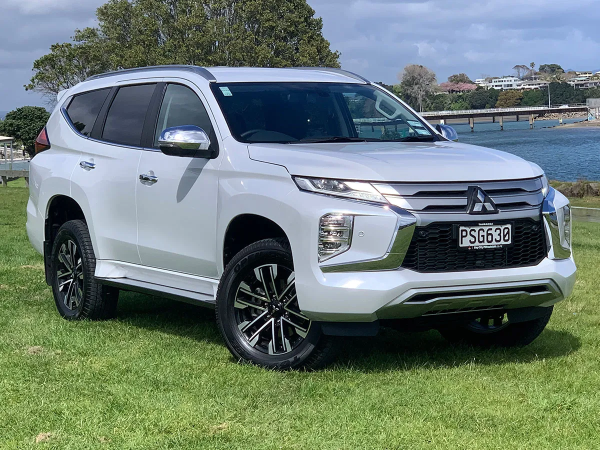 2023 Mitsubishi Pajero Sport VRX 4WD